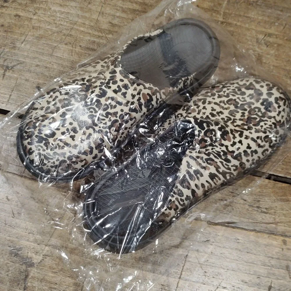OOFOS Oocloog M8 W10 Clog Leopard Recovery Shoes NEW Slip On Sandal